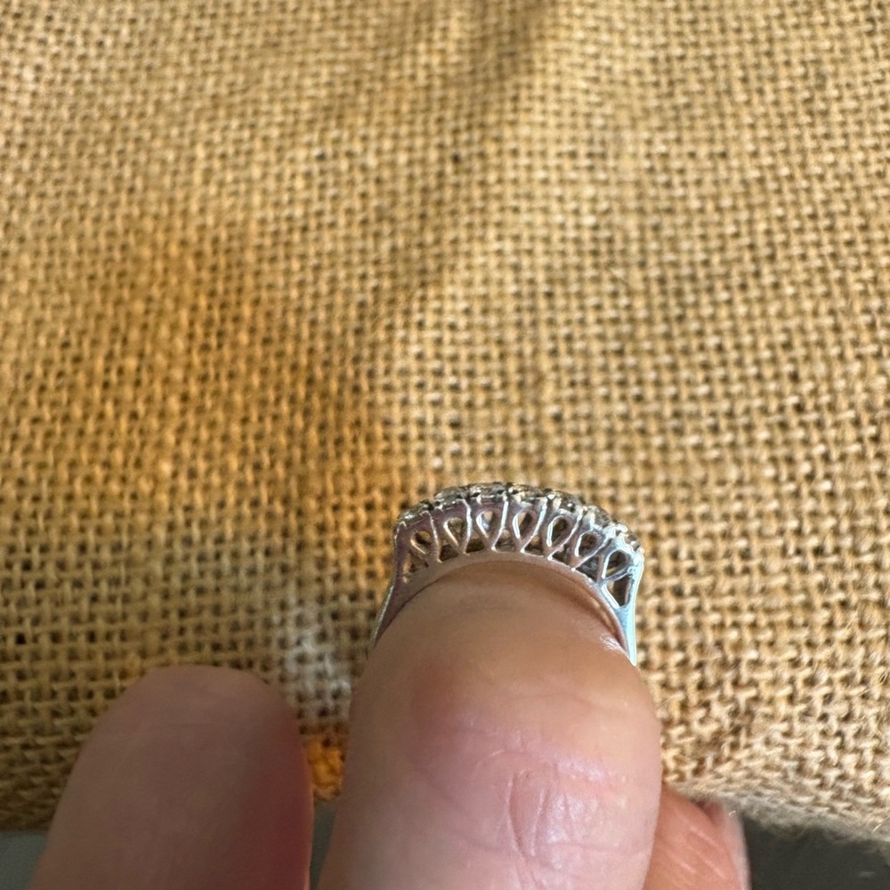 Sterling Silver Cubic Zirconia Ring size 6 - Picture 2 of 7